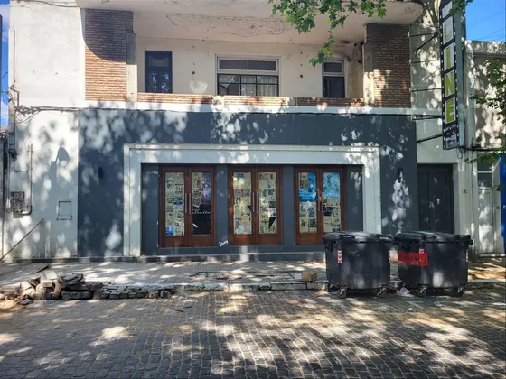 Venta De Local De Gran Metraje En Colonia Del Sacramento