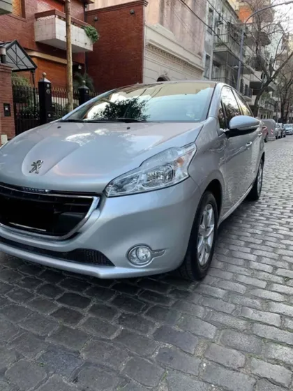 Peugeot 208 1.5 Allure Touchscreen
