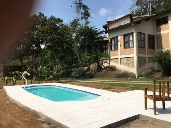 Condomínio De 4 Casas