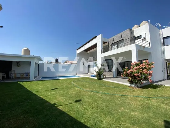 Casa En Venta En Morelos,  Fraccionamiento En Oaxtepec Centro