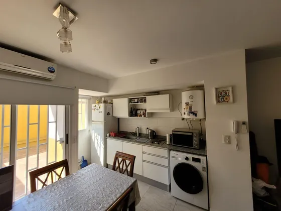 Venta Monoambiente Amplio Con Patio Y Placar