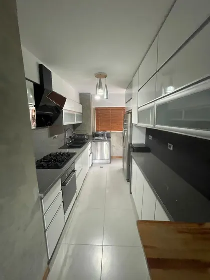 En Venta En Venta Apartamento Negociable Recien Remodelado Ubicado En Residencia Normandia Ii, Urbanización El Parral. Maritza Lopez