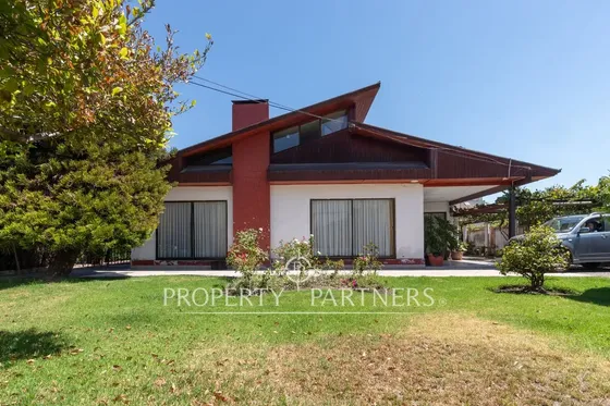 Amplia Y Comoda Propiedad , Consta De Dos Casas In...