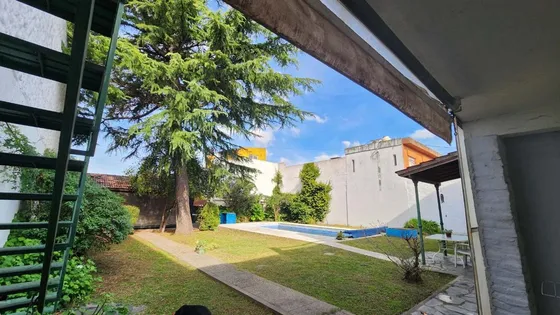 Venta Casa Ramos Mejia Doble Lote Pileta