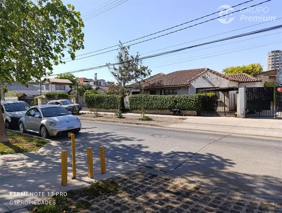 Casa En Venta De 8 Dorm. En La Cisterna