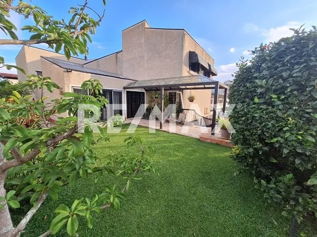 Venta De Casa En Urb. Los Naranjos, Calle Norte 5, Municipio El Hatillo