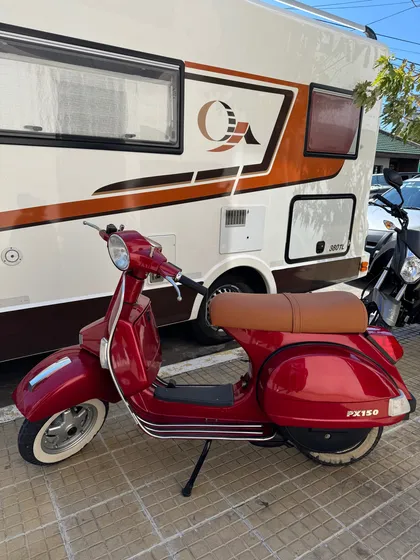 Vespa Px150. Modelo 1955. Titular Al Día