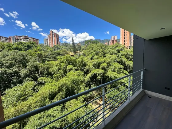 Hermoso Apto  En Ubicación Privilegiada. Comenzando La Loma De Tierra Grata, Cerca Al Colegio Cumbres