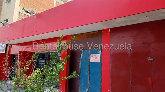 Amplio Local Comercial En Venta En Pleno Centro De Barquisimeto, A Pie De Calle, Lara, Rc