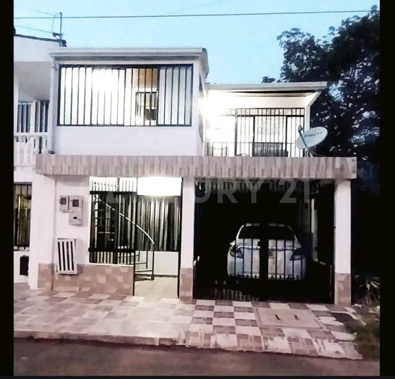 Casa De 2 Plantas Rentando En Doña Luz