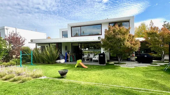 Casa Condominio En Arriendo De 4 Dorm. En Lo Barnechea