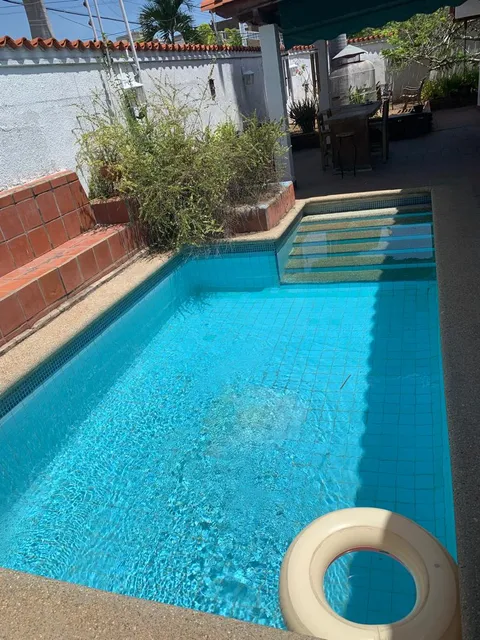 Amplia Casa, 6h, Playa El Angel. Cerca Av. Aldonza Manrique 