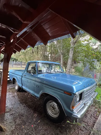 Ford F-100 V6 Naftera