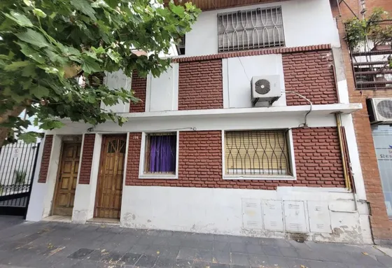 9 De Julio 256, Avellaneda ¡departamento Tipo Casa De Cinco Ambientes!