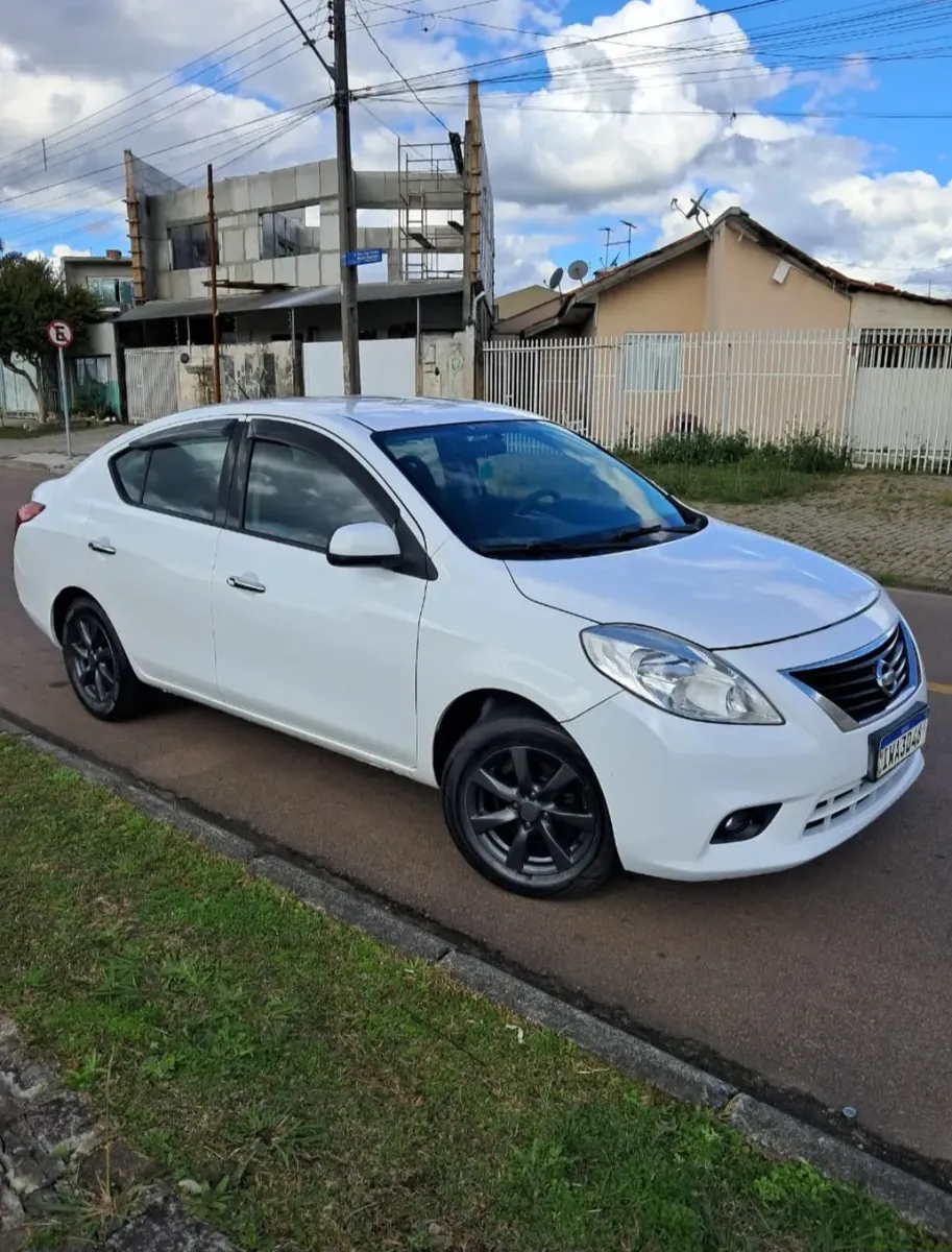 Nissan Versa 2014 1.6 16v Sl Flex 4p — foto 5