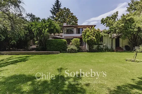 Casa En Venta De 4 Dorm. En Lo Barnechea