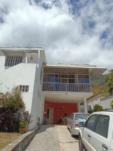 Las Palmas Calle Privada, Venta Hermosa Casa Para Remodelacion, Mas Esta Habitable, Con Un Anexo Independiente