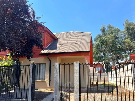 Casa En Venta De 3d Y 2b En Tranquilo Sector De San Javier.