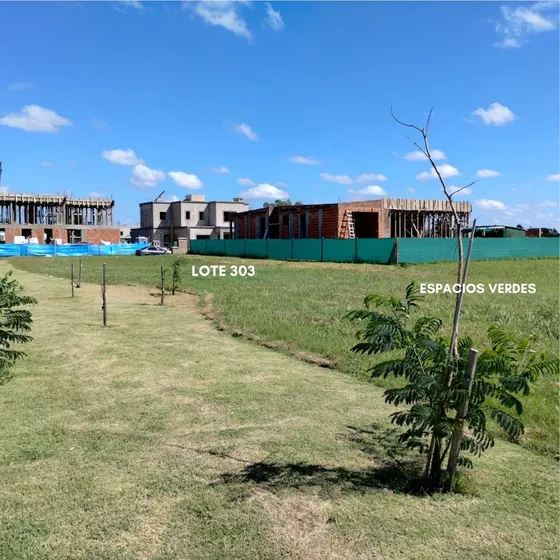 Lote En Venta Village Joven Bella Vista, Esquina Con Fondo A Espacios Verdes