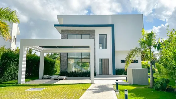 Villa Disponible Para Entrega Inmediata En Punta Cana, Cocotal, 3 Habitaciones, 2niveles, Con Aire, Estufa, Horno