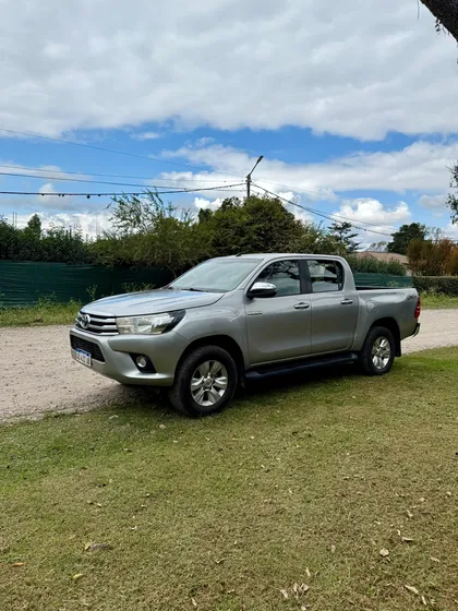 Toyota Hilux Pick-up 2.8 Cd Srv 177cv 4x4