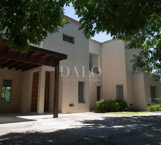 Casa En Alquiler 5 Amb Barrio Santa Catalina, Villanueva