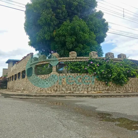 Hermosa Quinta En Casiquiare Crea