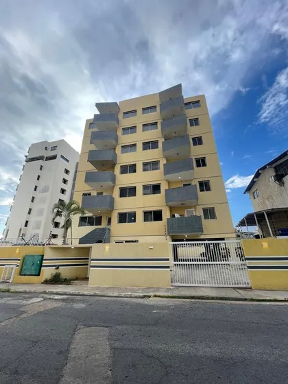 Apartamento Venta En Lechería. Piso Bajo. De Oportunidad 