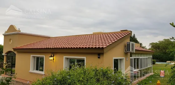 Casa En Venta Y Alquiler En Barrio Cerrado San Isidro, Villa Allende
