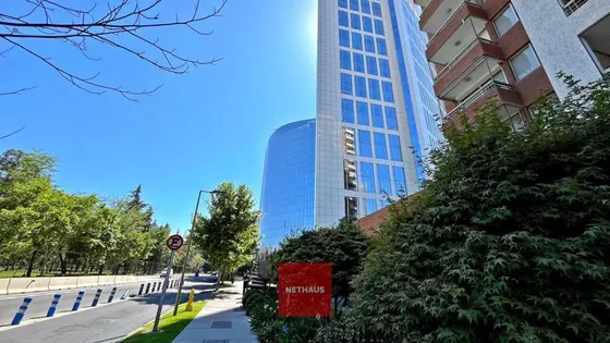 Nethaus Arrienda Excelente Oficina De 428 M2 En Las Condes