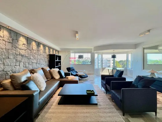 Venta: 3 Dormitorios En Rooselvelt Center Punta Del Este