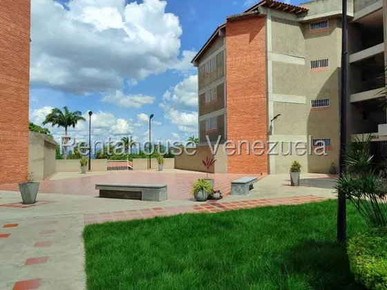 Lindo Apartamento En Venta Ubicado En La Avenida Intercomunal Cabudare Profesional Inmobiliario Mehilyn Perez   