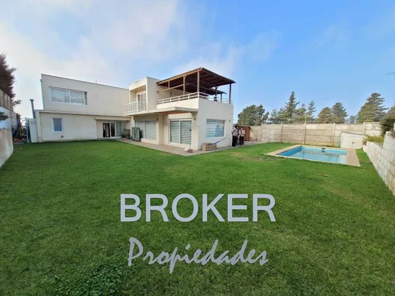 Broker Lomas Impecable 5d-5b- Se- Piscina