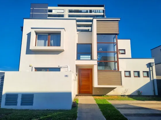 Arriendo En Condominio Cataluña
