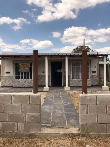 Casa En Venta En Rafael Calzada