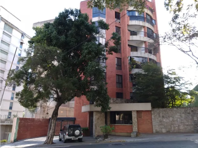En Venta Apto. En Urb. La Florida Ccs.