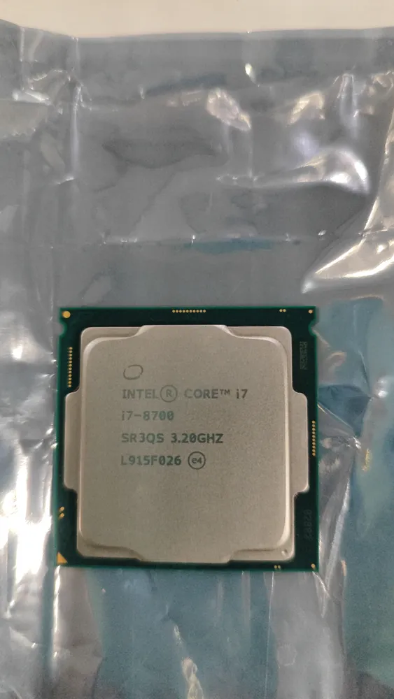 Processador gamer Intel Core i7-8700 CM8068403358316 de 6
