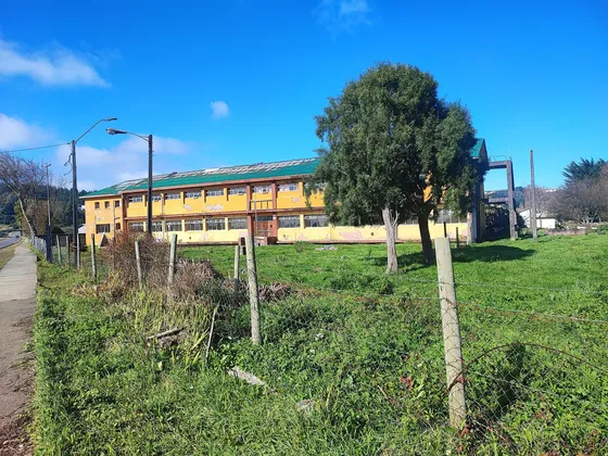 Inversionista Vendo Ex Liceo En Puerto Saavedra