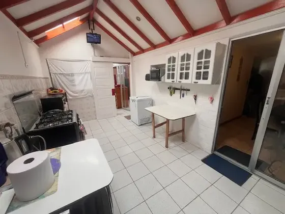 Impecable Casa Esquina 3d+2b Con Local Comercial