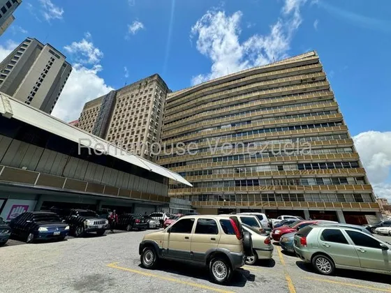 Ji 25-23412. Alquiler De Oficina Comercial De 160m2, Ubicada En Sabana Grande. Caracas.