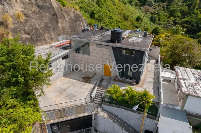 Casa Comercial En Venta Los Chaguaramos 25-14963