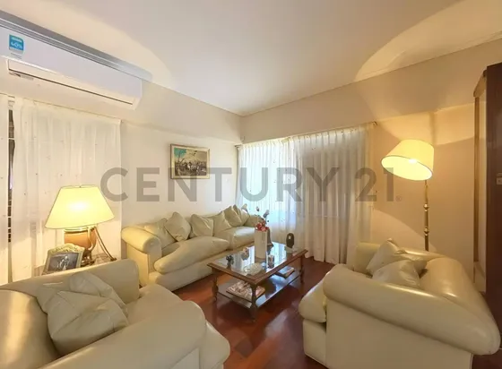 Venta De Casa Chalet De 5 Ambientes En Villa Pueyrredón, Cap