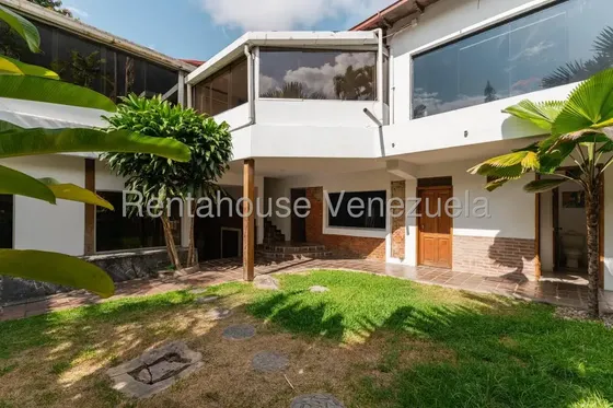 Imponente Casa Comercial Actualmente Acondicionada Como Oficina En Venta Altamira Mls #26-15275