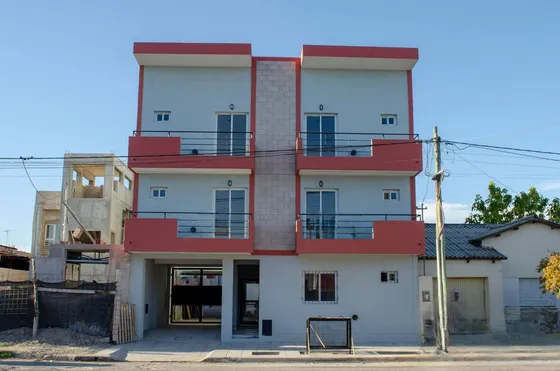Venta De Departamento En Allen 