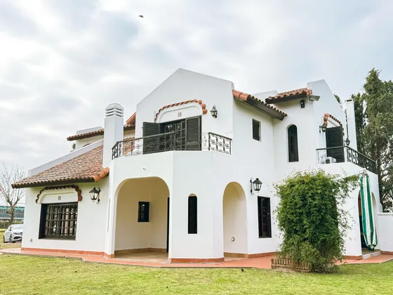 Apto Crédito - Casa En Venta - 4 Amb En Aranjuez