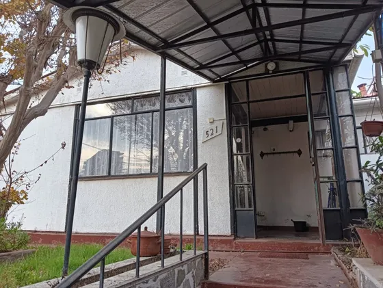 Casa Con Gran Ubicación Y Potencial Para Remodelar
