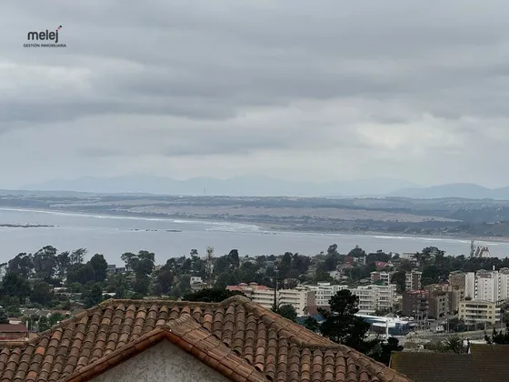 Vende  Casa Con Cómodos Espacios  En Lomas De Montemar
