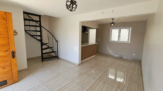 Arriendo Casa 80 M2 Peñalolén, 3d, 2b, 1 Estacionamiento