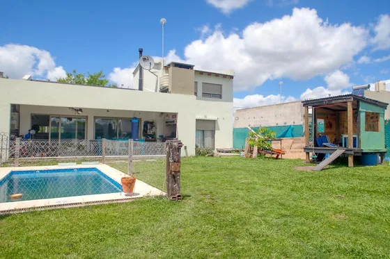 Se Alquila Casa En Barrio Las Banderitas