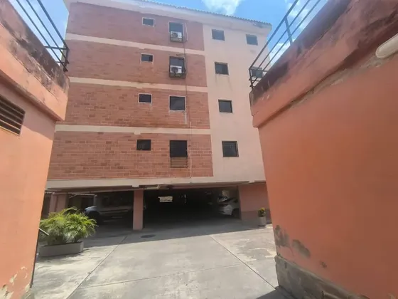 Cod: Mg 14 Apartamento En Venta Res. Laredo, Tocuyito, Estados Carabobo